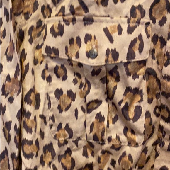 Leopard print button down - Picture 4 of 6